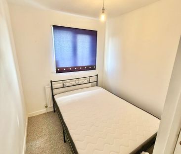 Rustic Close, Tycoch, Swansea - Photo 2