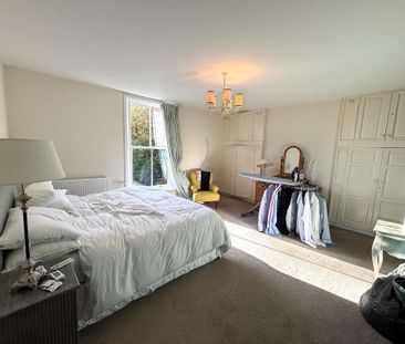 4 Bedroom Detached Farmhouse with outbuildings and stabling - Photo 2