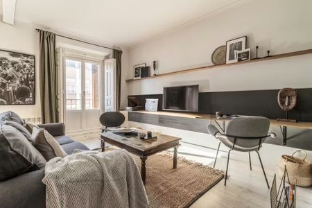 Calle de Fuencarral, Madrid, Community of Madrid 28004 - Photo 4