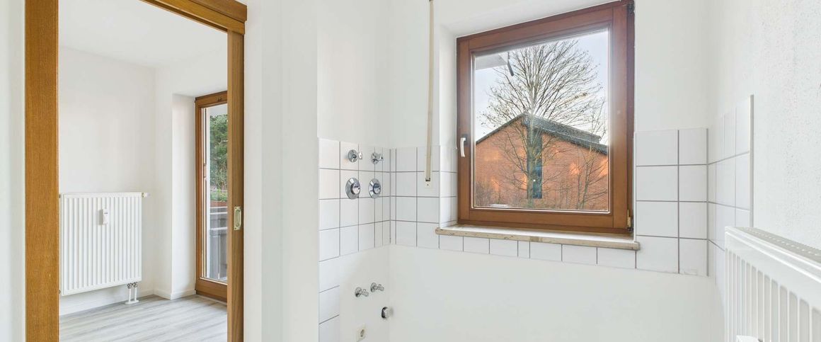 Helle 2-Zimmer-Wohnung mit Balkon in Lengenfeld– sofort bezugsfertig! - Photo 1