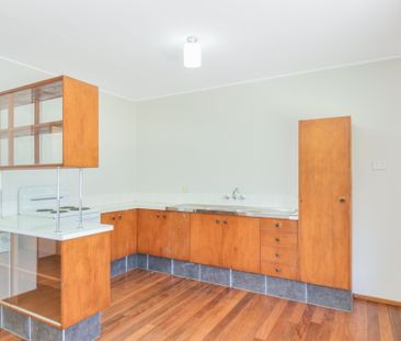 CENTRAL COOLANGATTA - TWO BEDROOM UNIT - Photo 6