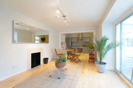 4 bedroom terraced house to rent - Photo 2