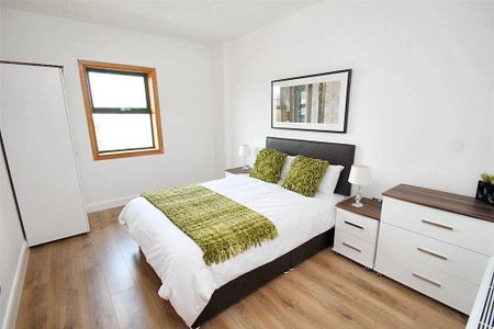 2 bedroom flat to rent - Photo 2