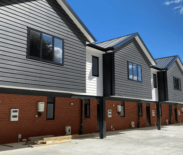 Studio Room in top Hamilton East Location - Photo 1