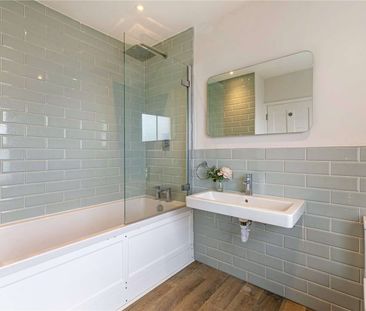 Beautiful top floor apartment in the heart of Harpenden - Photo 4