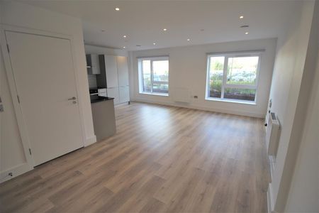 London Road, Crawley - Photo 4
