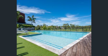 Modern Lifestyle in the Heart of Robina - Photo 4