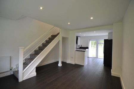 2 bedroom terraced house to rent - Photo 4