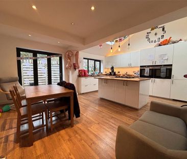 5 bedroom semi-detached house to rent - Photo 2