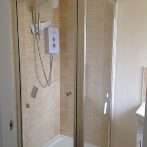 1 bed Studio - To Let - Photo 3