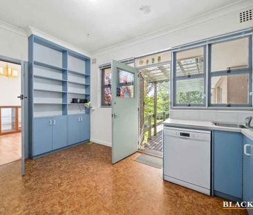 Fantastic location! - Photo 2