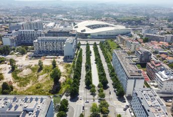 Apartamento T2 no Porto com varanda, garagem e arrumos