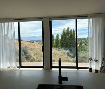 Contemporary Living - Photo 1