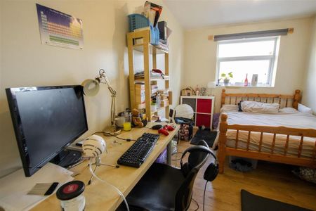 6 bedroom house to rent - Photo 2