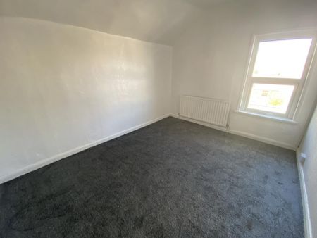 4 bedroom terraced house to rent - Photo 2