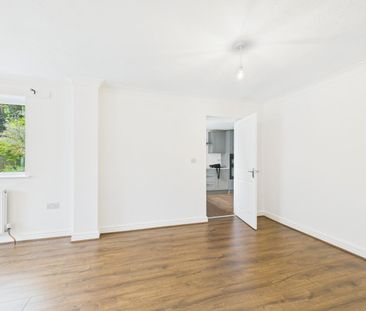 Ferndale Park, Stourbridge - Photo 2