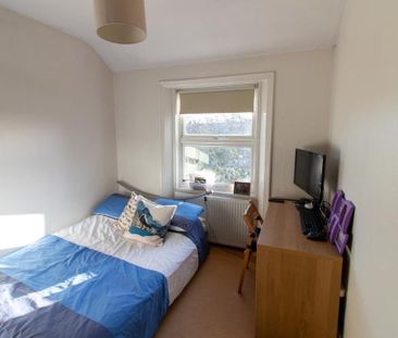 2 Bed Flat, Harvard Road, W4 - Photo 5