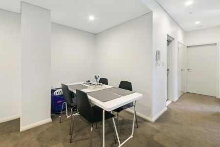 Modern 1 Bedroom Apartment In Redfern - Photo 3