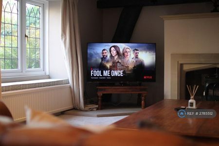 6 bedroom detached house to rent - Photo 3