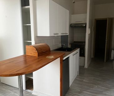 Location appartement 1 pièce, 29.90m², Rochefort - Photo 2