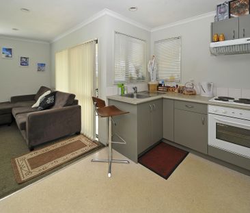 What a Honey - Photo 1