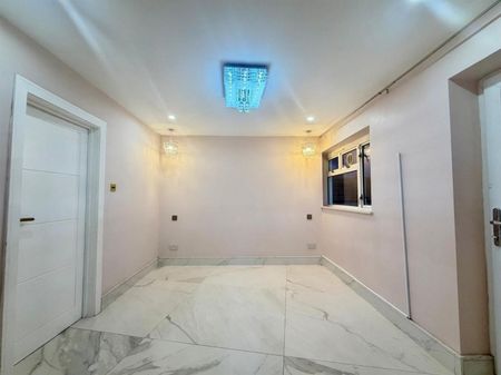 6 Bedroom House To Let - Photo 3