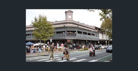 Adorable 2 Bedroom Terrace - Photo 4