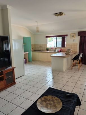 Bassendean - Photo 1