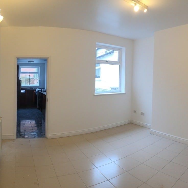 2 Bed Semi-Detached House, Tissington Road, NG7 - Photo 1