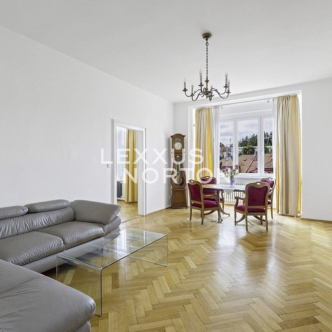 Pronájem bytu 4+1 149 m² - Фото 1