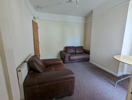 4 bedroom terraced house to rent - Photo 5