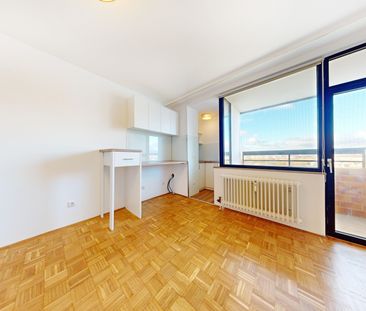 IMMOPARTNER - DIREKT EINZIEHEN! RENOVIERTES APARTMENT MIT SEEBLICK - Photo 2