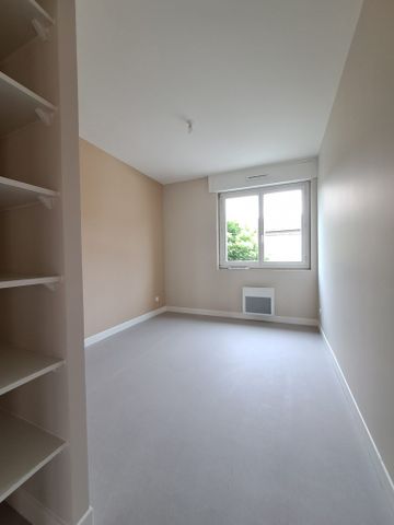 Location Appartement 4 pièces 97m² CARMAUX 81400 - Photo 2