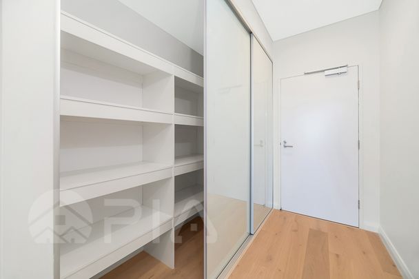 "Modern 1-Bedroom Apartment in Westmead's Premier Highline Tower" - Photo 1