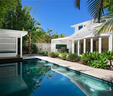 Elevated Coastal Haven with Panoramic Harbour and Ocean Views - Photo 6