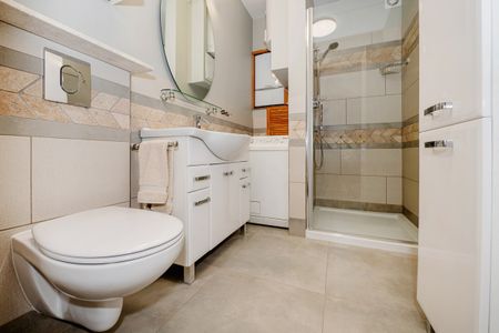 Mieszkanie z niezależnym wejściem, 2 mc postojowe - Zdjęcie 4