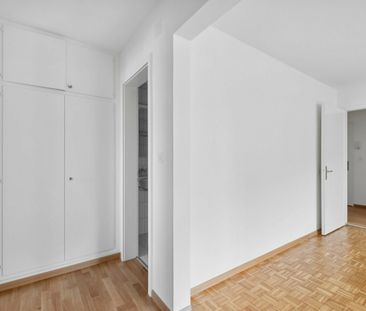 "2.5 Zimmer-Wohnung im Herzen von Siebnen!" - Foto 2