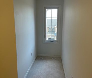 For Lease - 77 Keppel Circle, Brampton, Ontario - Photo 5