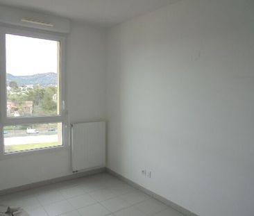 Appartement 4 pièces 82m2 MARSEILLE 12EME 1 290 euros - Photo 2