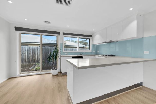 Charming Unit in the heart of Ferntree Gully - Photo 1