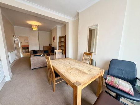 4 bedroom terraced house to rent - Photo 2