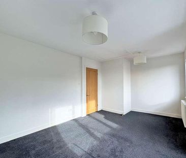 Heywood Avenue, Austerlands, Oldham, OL4 - Photo 3