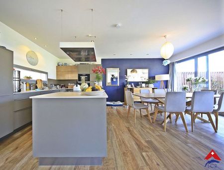 Beautiful villa 6.5p / 4 bedrooms + office / 3 bathrooms / garden and pool - Photo 5