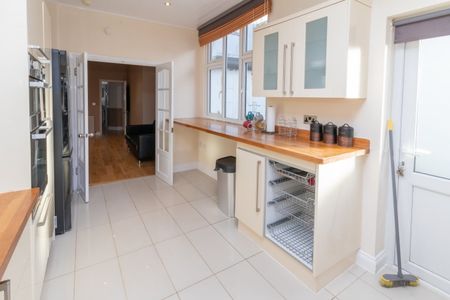 Room in a Shared House, Melrose Avenue, CR4 - Photo 4