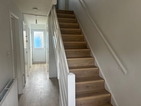 PETERBOROUGH - Photo 4