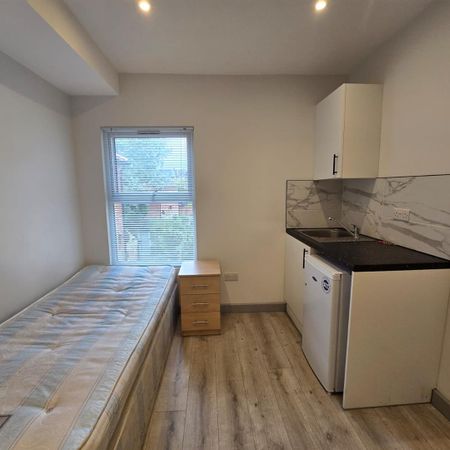 Cambridge Road, Aldershot GU11, London - Photo 3