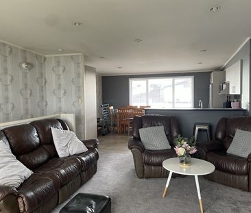 Townhouse Living - Photo 4