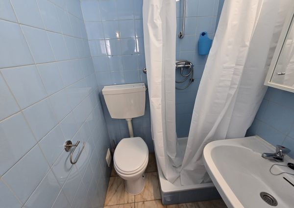 Apartamento T2, com varanda, perto do mar, Albufeira, Algarve