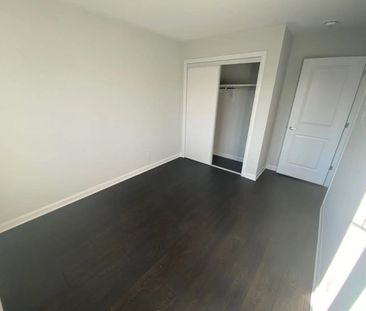 For Lease - 1041 Speedvale Court, Kanata, Ontario - Photo 2