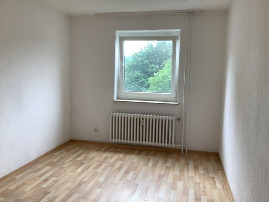 Umzug gefällig? Geräumige 3-Zi.-Wohnung / WBS erforderlich - Foto 1